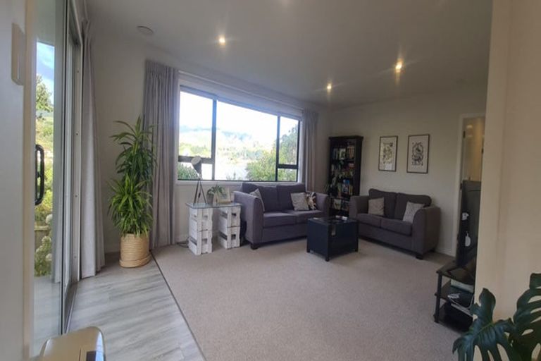 Photo of property in 64 Saint Johns Terrace, Tawa, Wellington, 5028