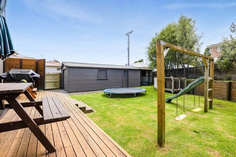 Photo of property in 5 Belair Avenue, Blagdon, New Plymouth, 4310