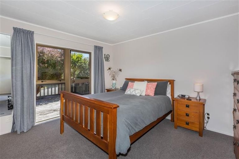 Photo of property in 1 Azimuth Place, Whitby, Porirua, 5024