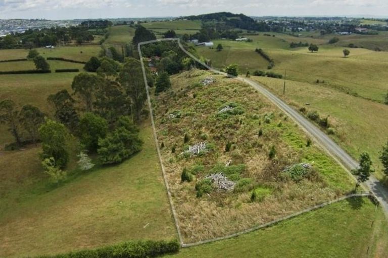 Photo of property in 65 Golding Road, Pukekohe, 2677