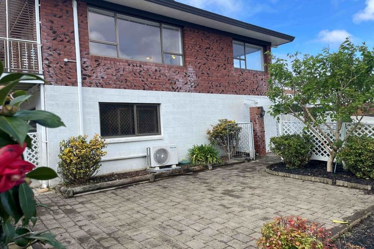 Photo of property in 1/29 Rapallo Place, Farm Cove, Auckland, 2012