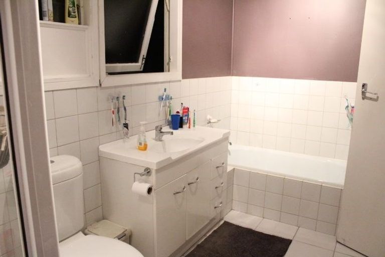 Photo of property in 12 Lewis Road, Pakuranga, Auckland, 2010