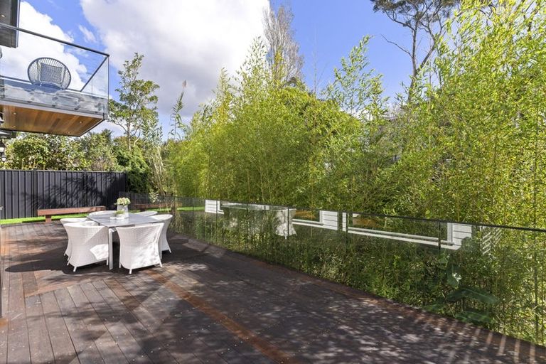 Photo of property in 10b Stratford Avenue, Milford, Auckland, 0620