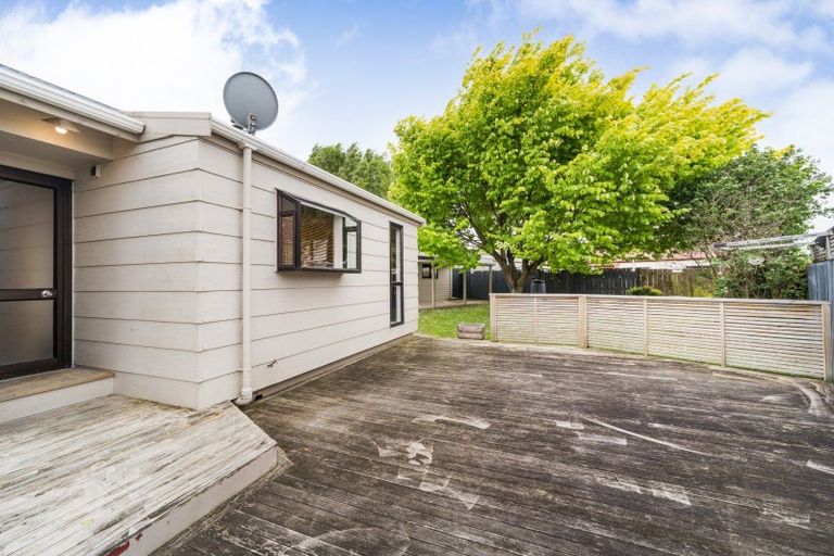 Photo of property in 14 Gladys Place, Kelvin Grove, Palmerston North, 4414