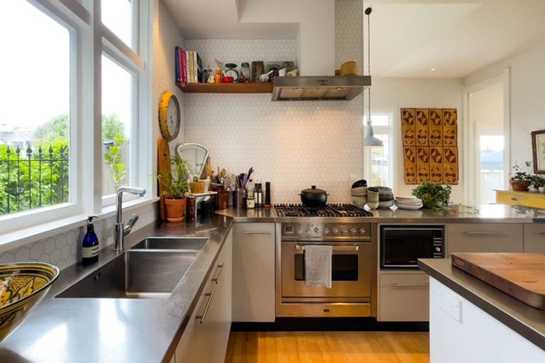 Photo of property in 17 Hood Street, New Brighton, Christchurch, 8061