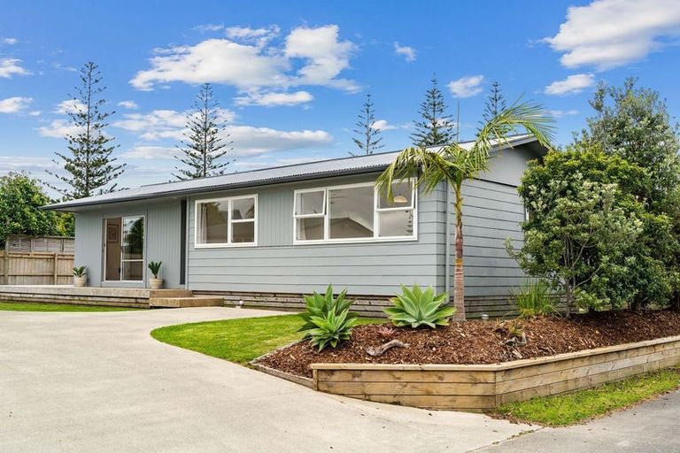 Photo of property in 1 Bodan Lane, Mangawhai Heads, Mangawhai, 0505