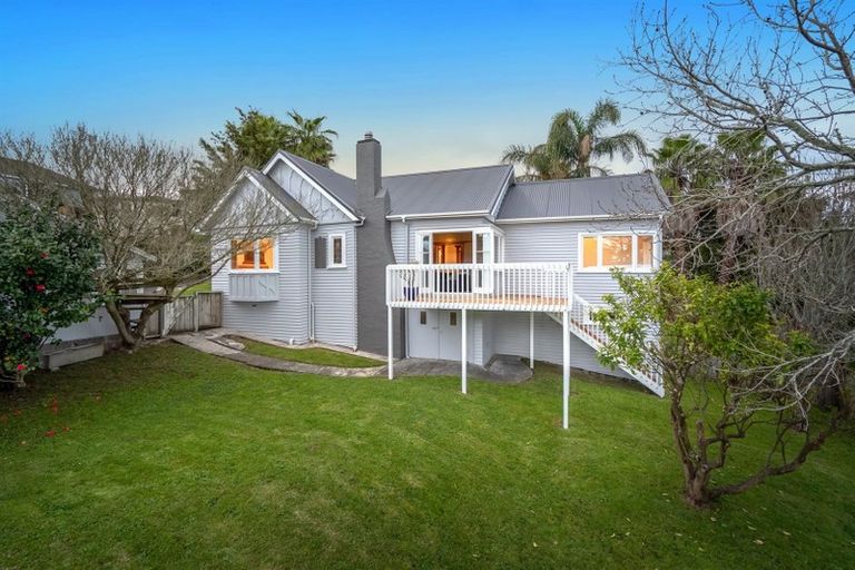 Photo of property in 256 Onewa Road, Birkenhead, Auckland, 0626