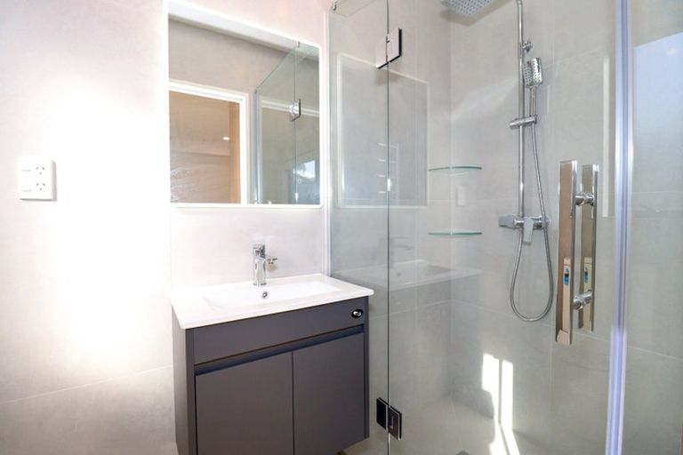 Photo of property in 3f Wilbur Place, Pakuranga Heights, Auckland, 2010