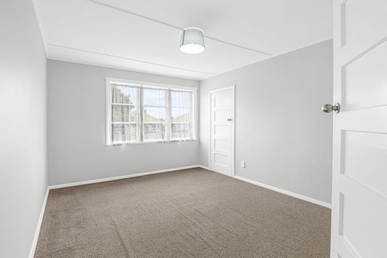 Photo of property in 17 Ngarimu Street, Roslyn, Palmerston North, 4414