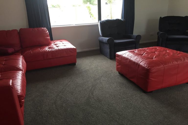 Photo of property in 4a Royal Park Drive, Parklands, Christchurch, 8083