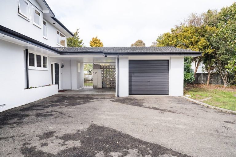 Photo of property in 8 Goodwyn Crescent, Hokowhitu, Palmerston North, 4410