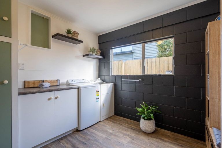 Photo of property in 67 Queens Road, Waikanae Beach, Waikanae, 5036