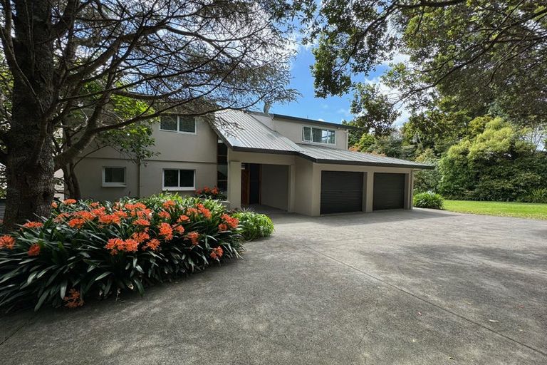 Photo of property in 212 Carter Road, Oratia, Auckland, 0604
