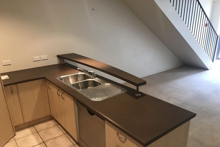 Photo of property in Mendosa Terraces Apartments, 13/9 Ebor Street, Te Aro, Wellington, 6011