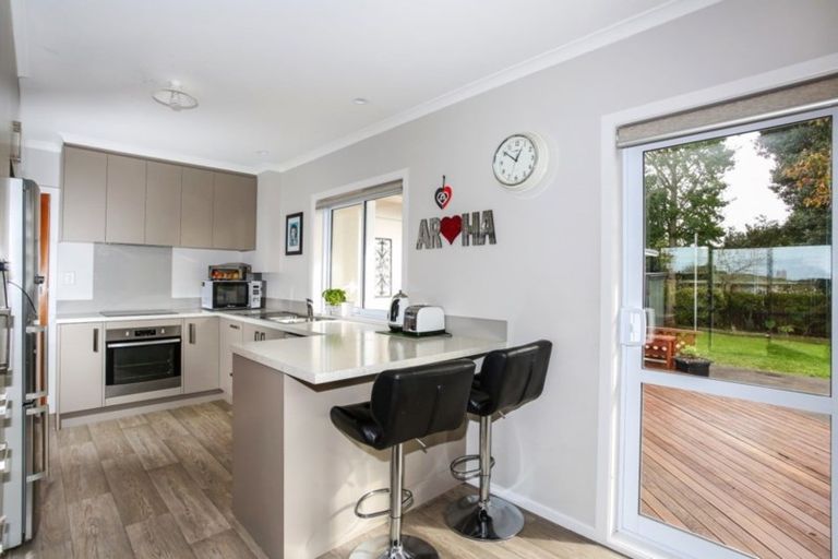 Photo of property in 22 Sandspit Road, Waiuku, 2123