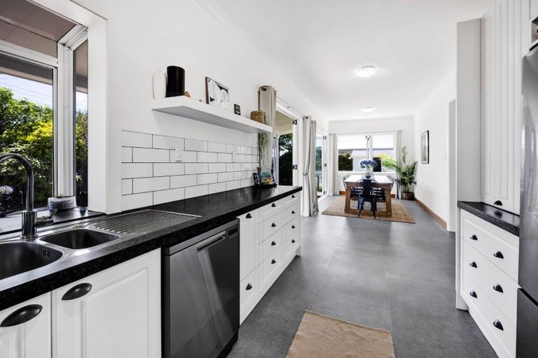 Photo of property in 44 Upjohn Street, Brooklands, New Plymouth, 4310