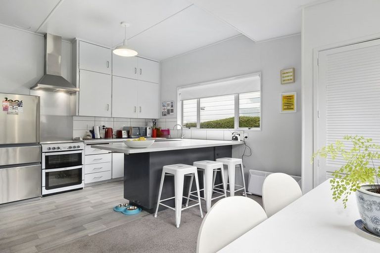 Photo of property in 15 Wharfdale Street, Macandrew Bay, Dunedin, 9014