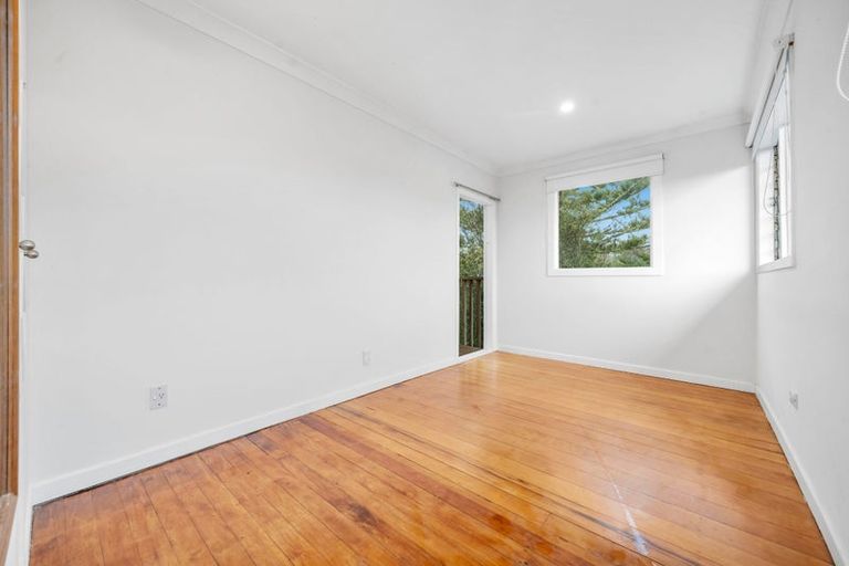 Photo of property in 24 Atkinson Road, Titirangi, Auckland, 0604