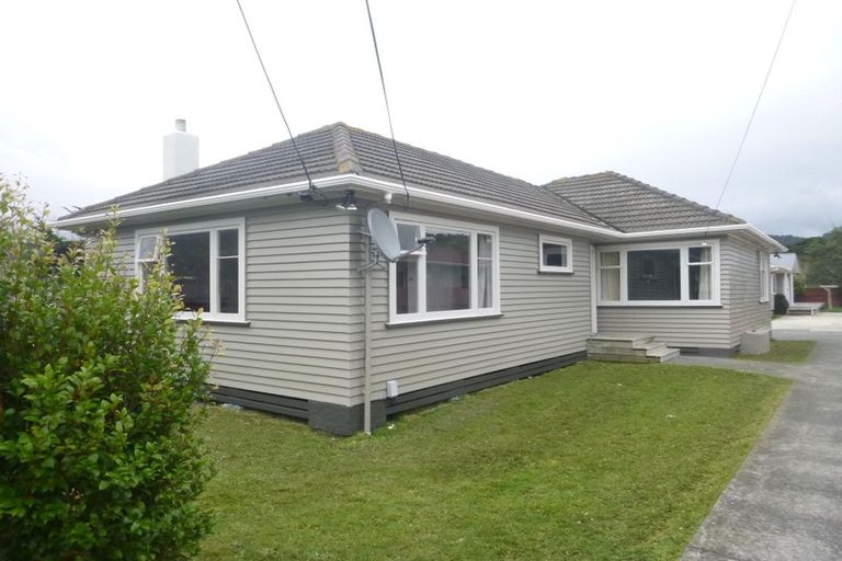 Photo of property in 11 Wellington Road, Wainuiomata, Lower Hutt, 5014