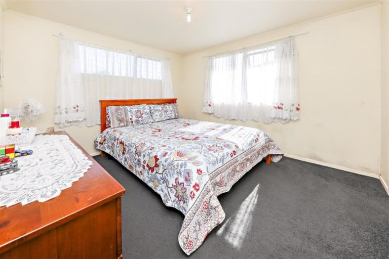 Photo of property in 2/18 Norrie Smith Avenue, Flat Bush, Auckland, 2023