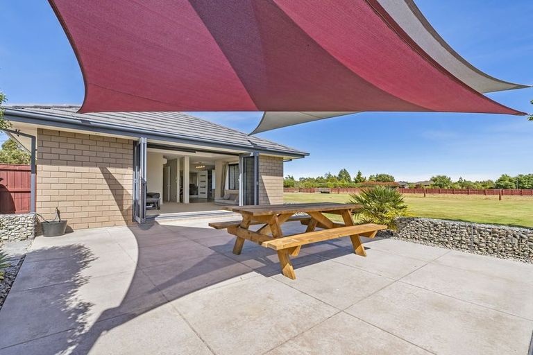 Photo of property in 9 Thorndon Close, Kirwee, Darfield, 7571