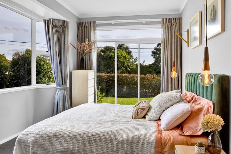 Photo of property in 143 Mangorei Road, Merrilands, New Plymouth, 4312