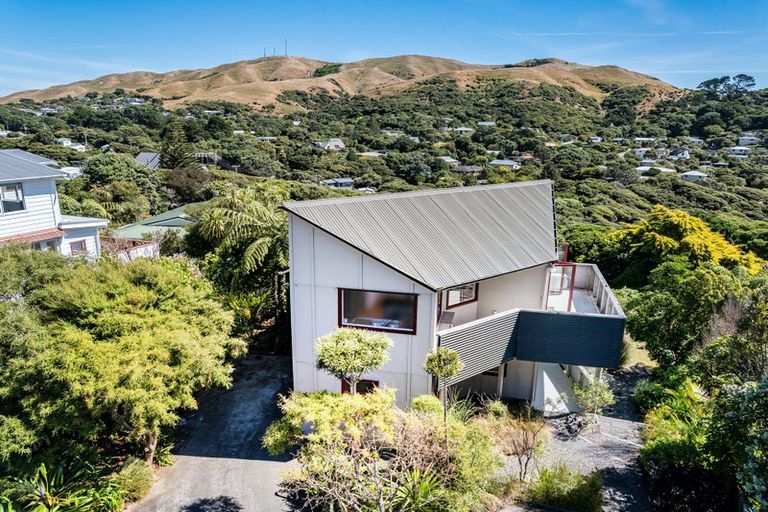 Photo of property in 11 Puketai Place, Pukerua Bay, 5026