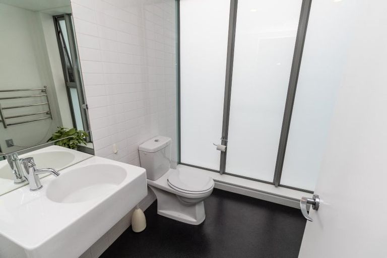 Photo of property in Portal Apartments, 5d/42 Cable Street, Te Aro, Wellington, 6011