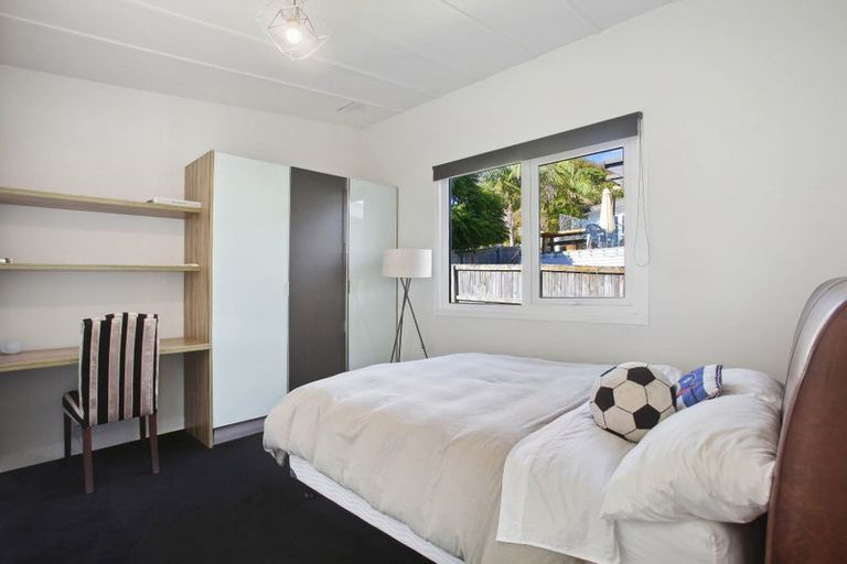 Photo of property in 15a Sea View Terrace, Cockle Bay, Auckland, 2014