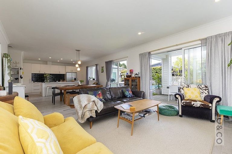 Photo of property in 14 Floyd Road, Riverhead, 0820