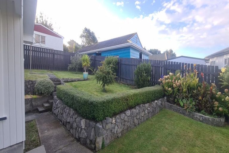 Photo of property in 64 Saint Johns Terrace, Tawa, Wellington, 5028