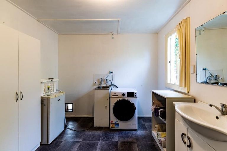 Photo of property in 15 Timaru Road, Waimate, 7924