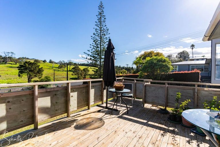 Photo of property in 15 Ash Grove, Maungaturoto, 0520