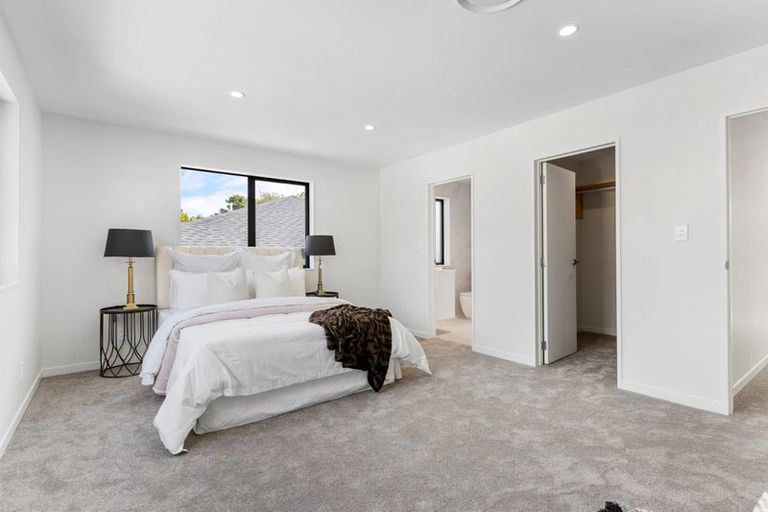 Photo of property in 17b Kathleen Street, Totara Vale, Auckland, 0627