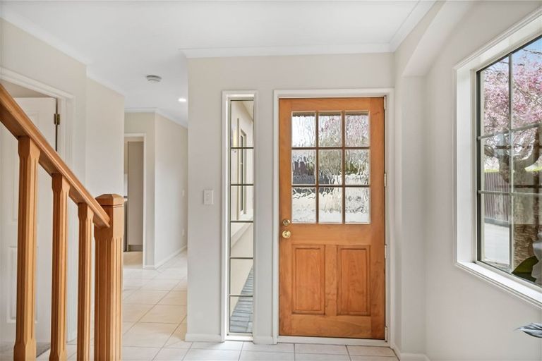 Photo of property in 43 Memorial Avenue, Ilam, Christchurch, 8053