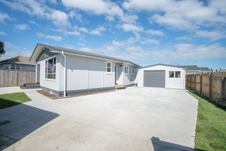 Photo of property in 6 Esk Street, Roslyn, Palmerston North, 4414