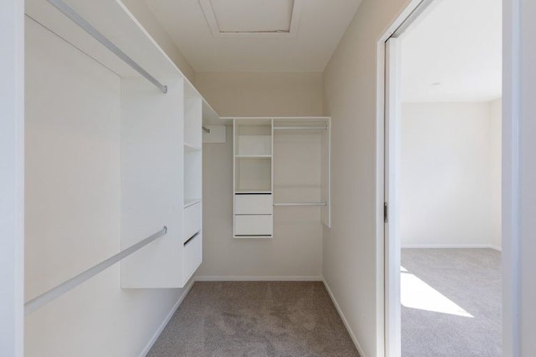 Photo of property in 6d Kaweka Street, New Lynn, Auckland, 0600