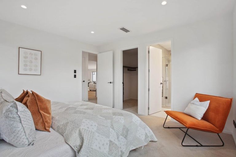 Photo of property in 28a Oliver Twist Avenue, Mellons Bay, Auckland, 2014