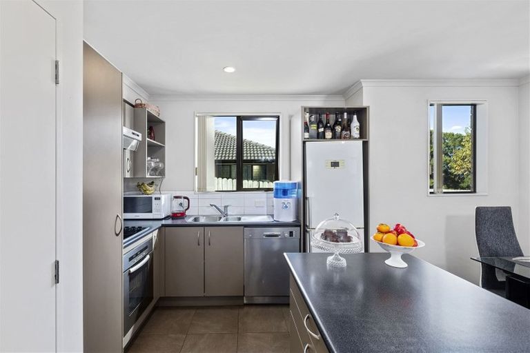 Photo of property in 53 Cityview Place, Massey, Auckland, 0614