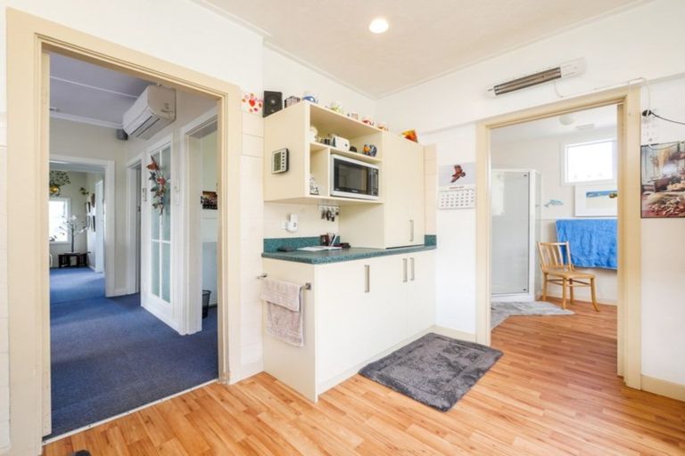 Photo of property in 11 Monowai Road, Ravensbourne, Dunedin, 9022