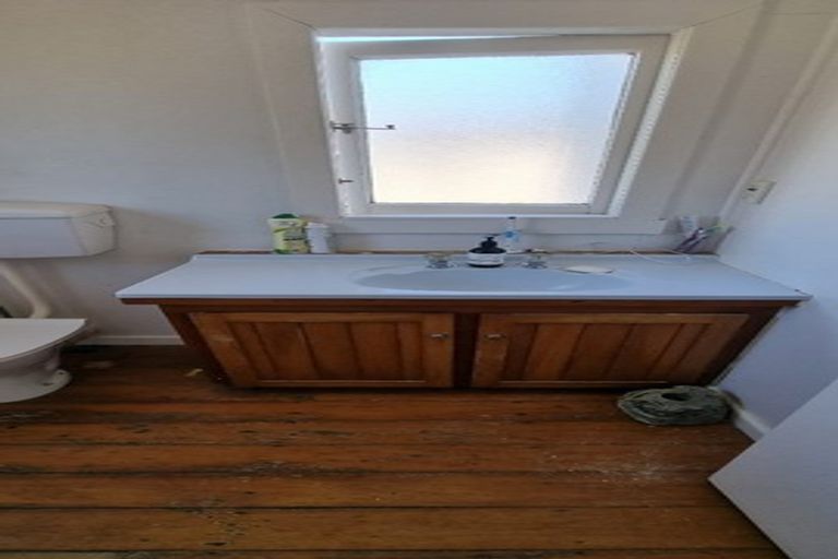 Photo of property in 31 Railway Street West, Papakura, 2110