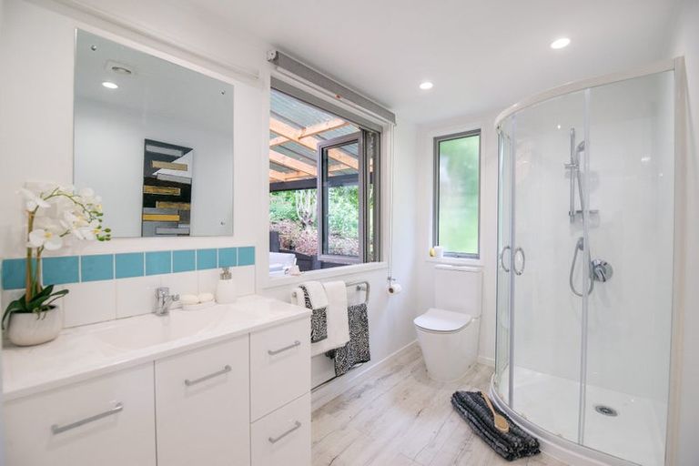 Photo of property in 37 Western Road, Laingholm, Auckland, 0604