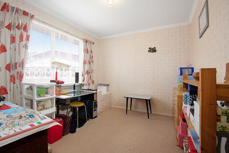 Photo of property in 44 Hillcrest Drive, Kelvin Grove, Palmerston North, 4414