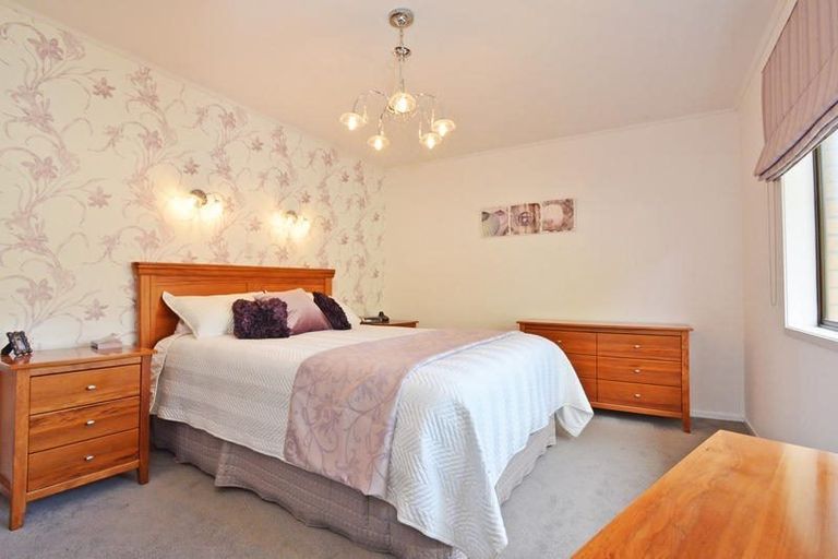 Photo of property in 14 Wairata Place, Te Atatu South, Auckland, 0610