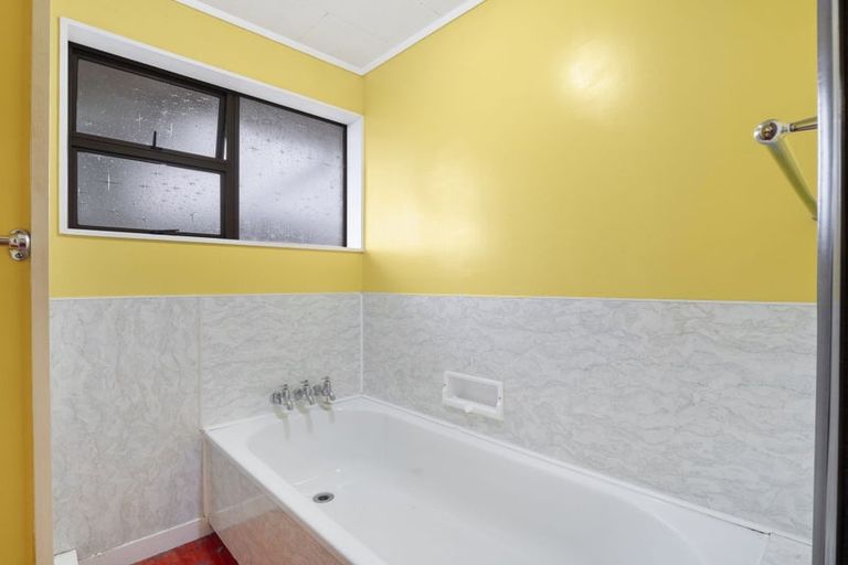 Photo of property in 65 Hinau Street, Castlecliff, Whanganui, 4501