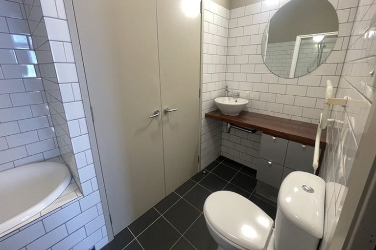 Photo of property in 98 Riddiford Street, Newtown, Wellington, 6021