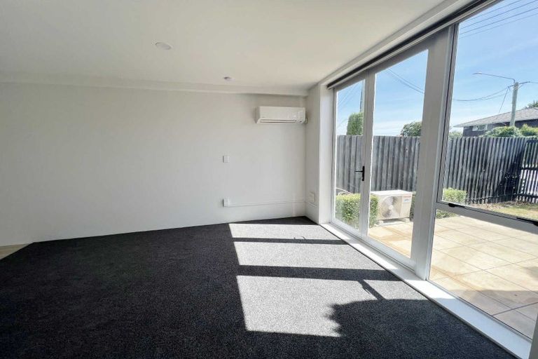 Photo of property in 2/35 Craven Street, Sockburn, Christchurch, 8042