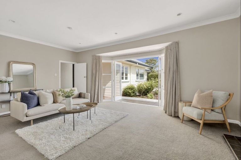 Photo of property in 44 Braid Road, St Andrews, Hamilton, 3200