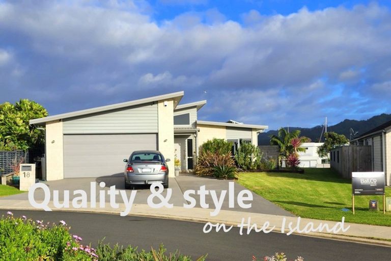 Photo of property in 18 Roseberry Place, Whitianga, 3510