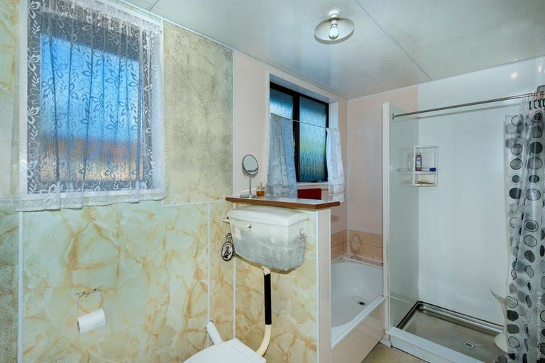 Photo of property in 2/102 Yaldhurst Road, Sockburn, Christchurch, 8042